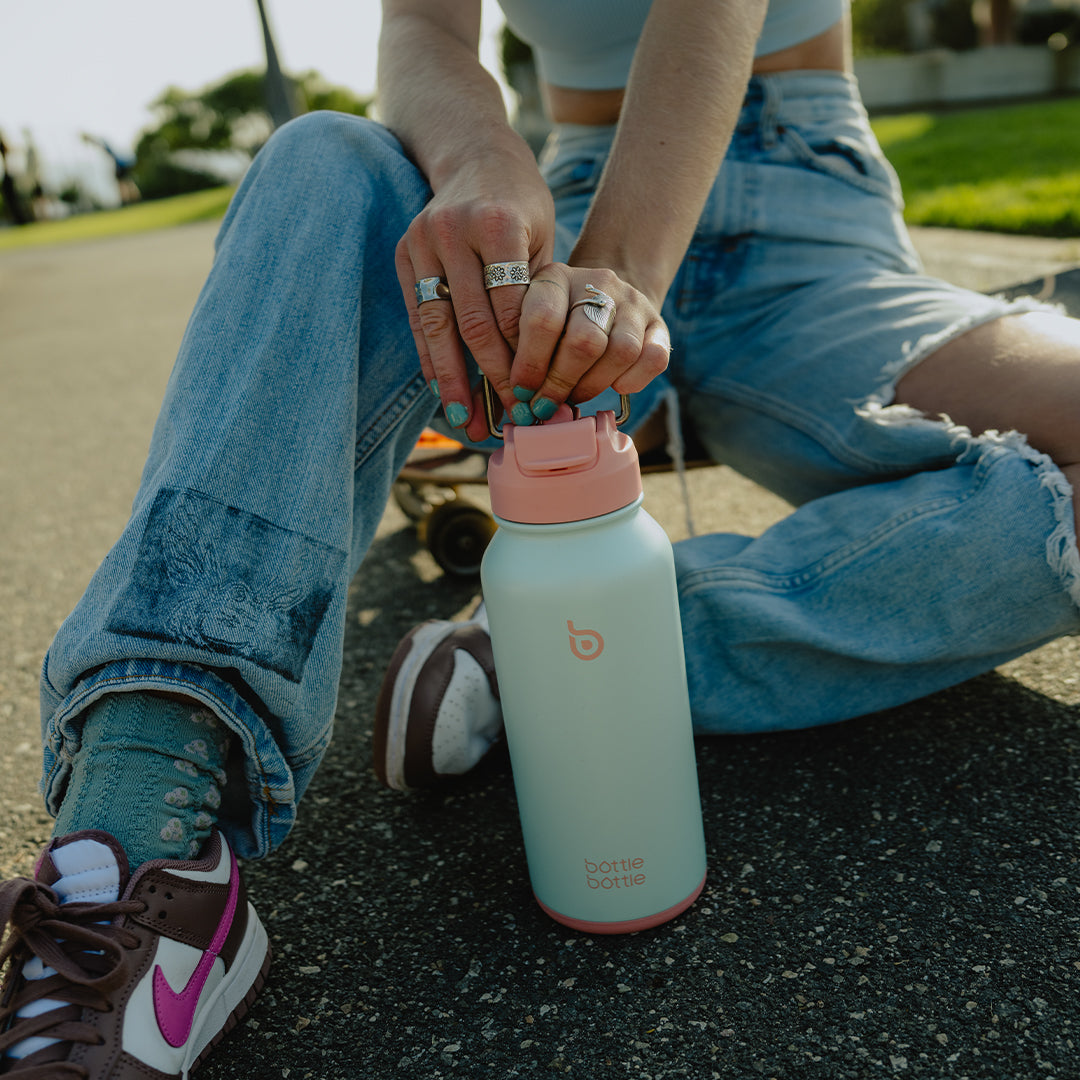 Hydro X Bottle 32oz (Bow Design is on Pre-sale)